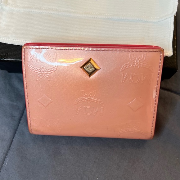 *FLASH SALE* MCM pink wallet - Picture 8 of 11